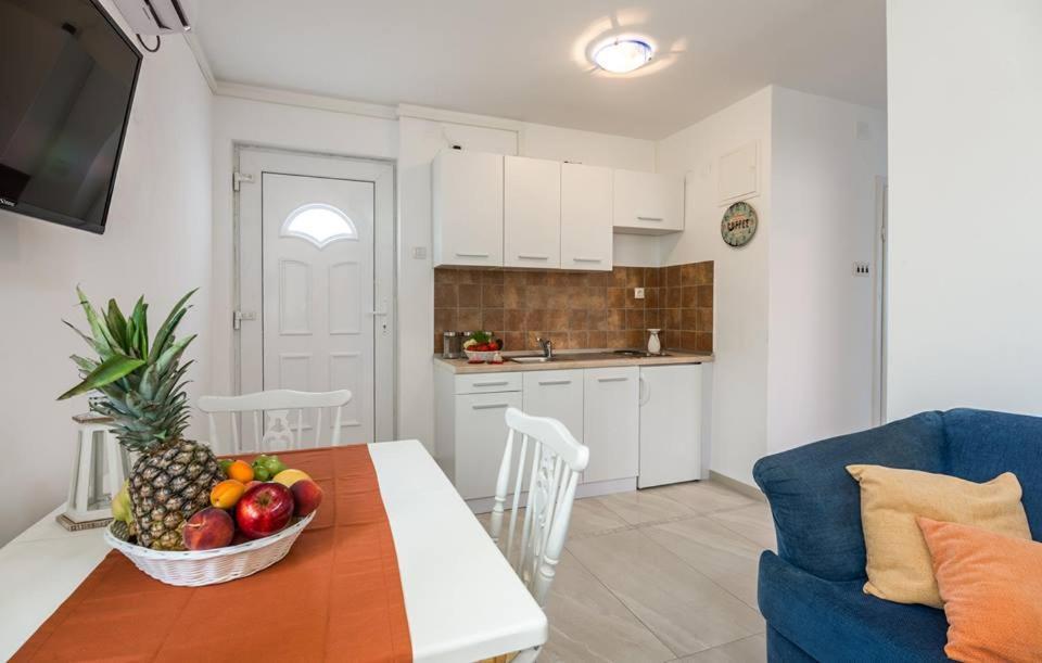 Apartments Dora فانتاسيسي المظهر الخارجي الصورة