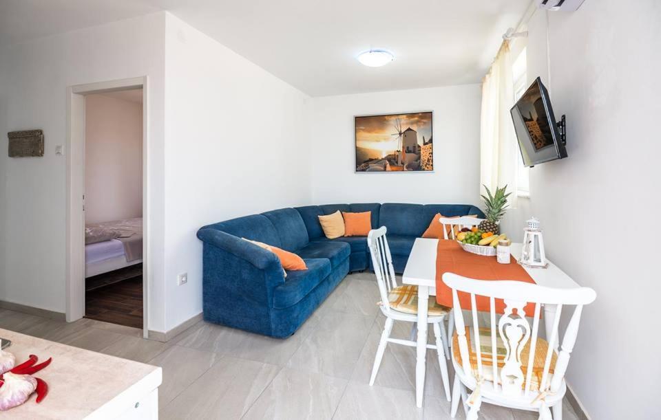 Apartments Dora فانتاسيسي المظهر الخارجي الصورة