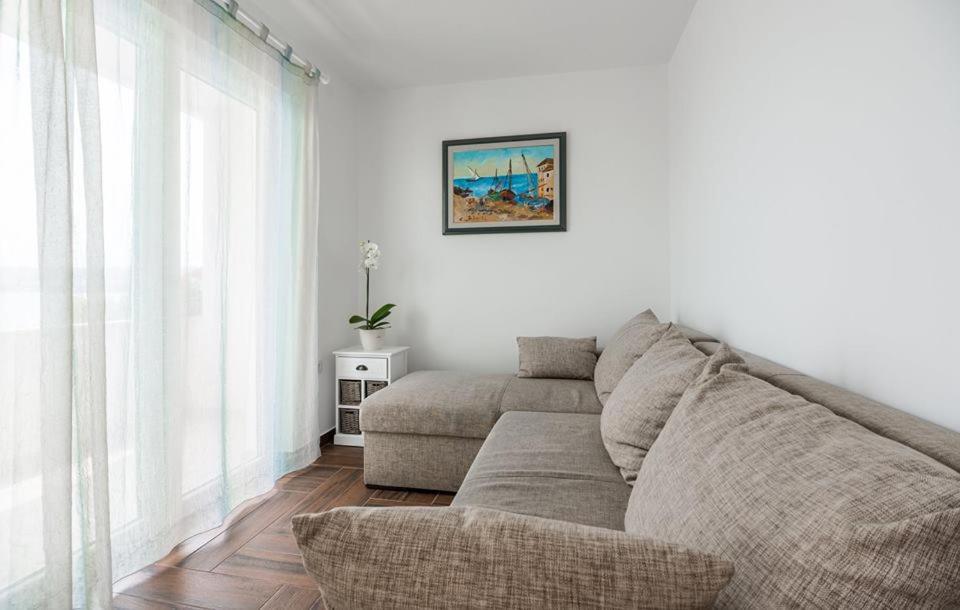 Apartments Dora فانتاسيسي المظهر الخارجي الصورة