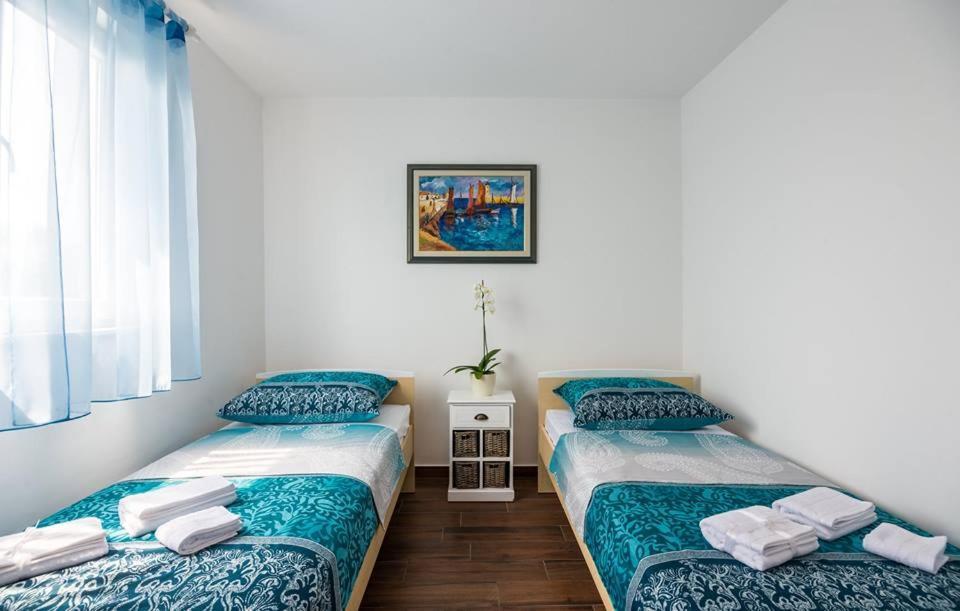 Apartments Dora فانتاسيسي المظهر الخارجي الصورة