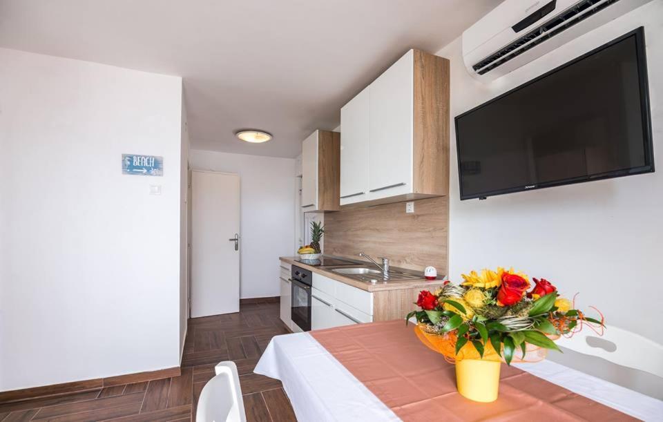 Apartments Dora فانتاسيسي المظهر الخارجي الصورة