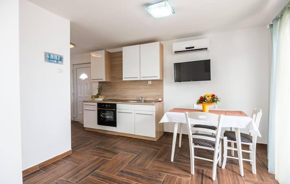 Apartments Dora فانتاسيسي المظهر الخارجي الصورة