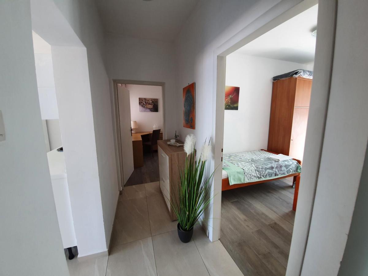 Apartments Dora فانتاسيسي المظهر الخارجي الصورة