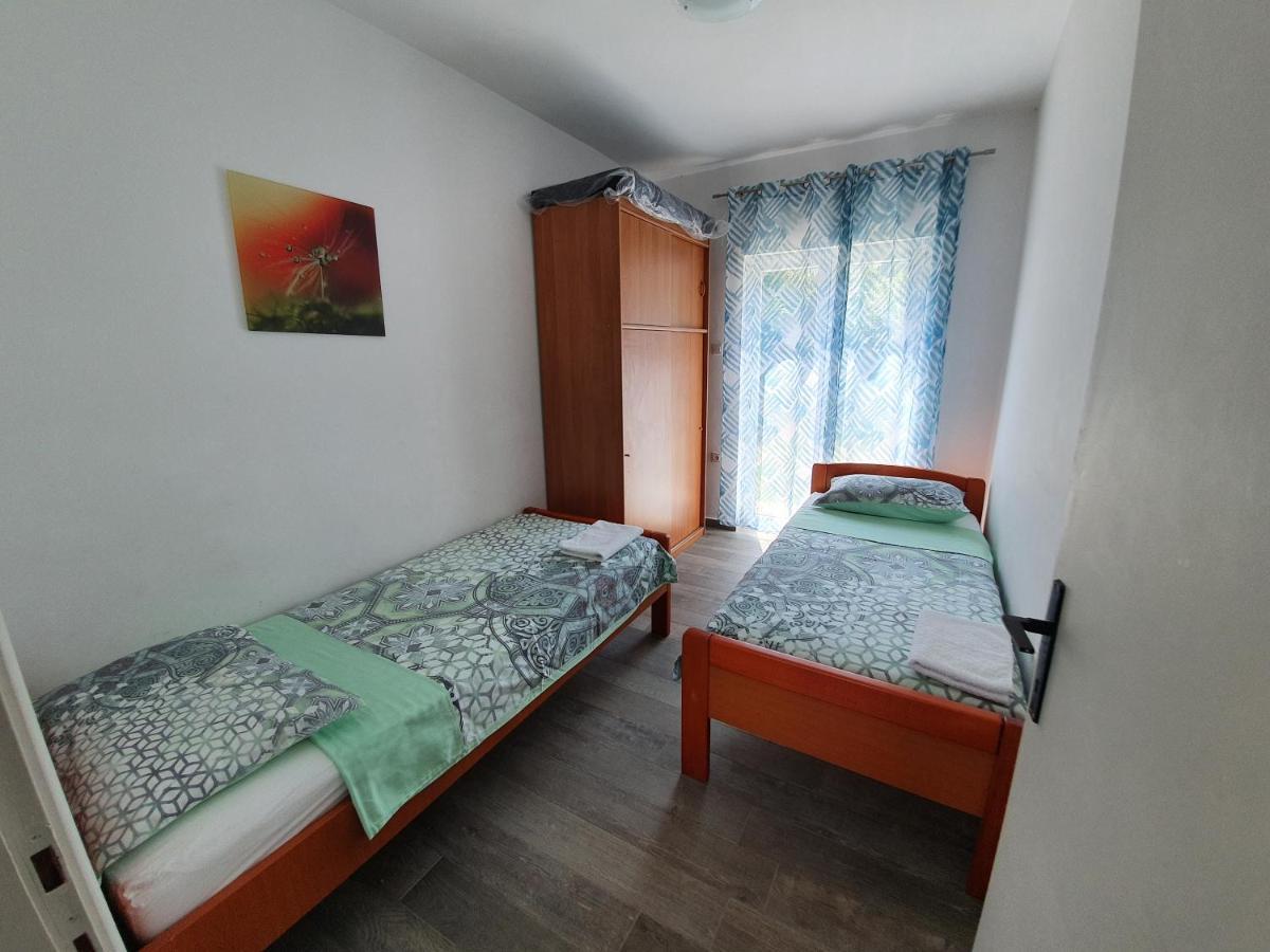Apartments Dora فانتاسيسي المظهر الخارجي الصورة