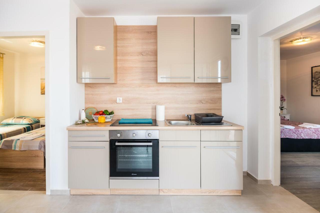 Apartments Dora فانتاسيسي المظهر الخارجي الصورة
