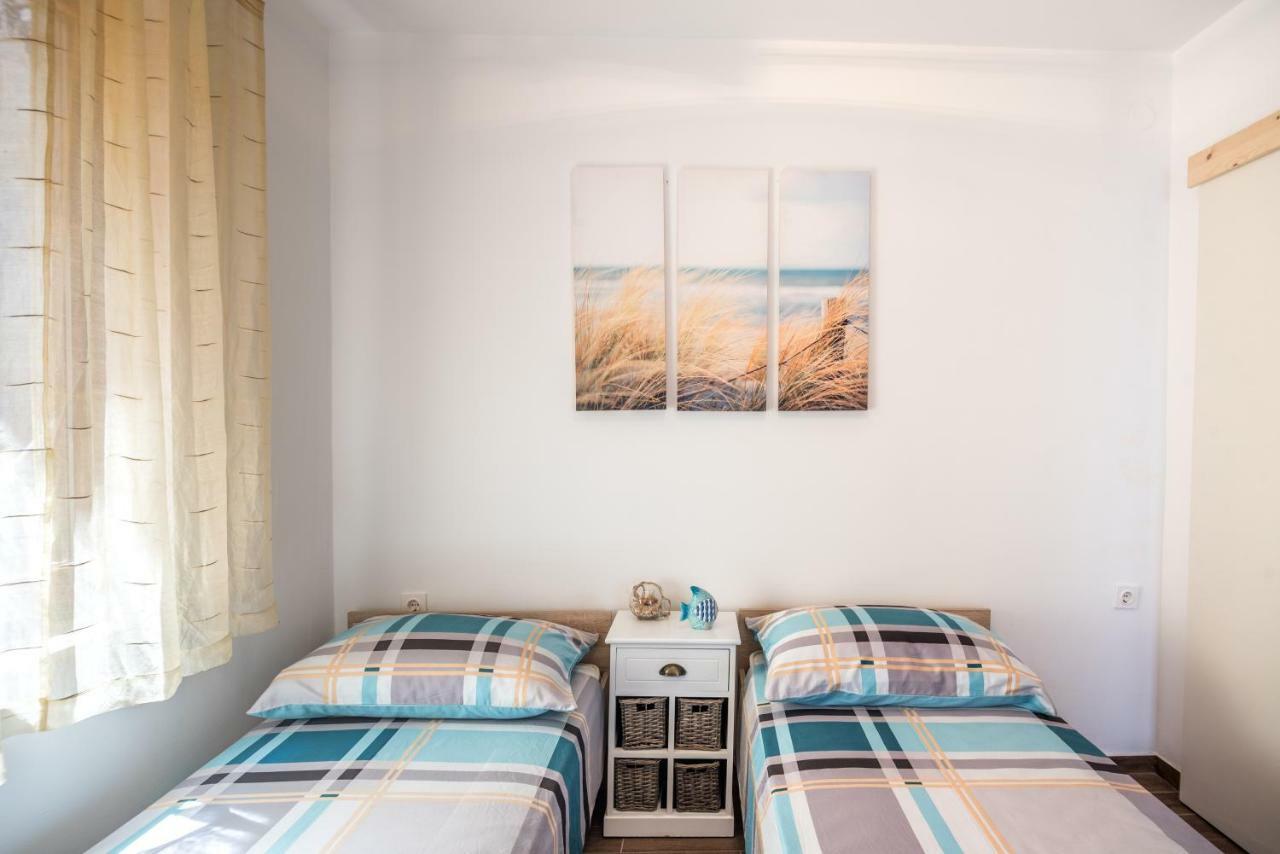 Apartments Dora فانتاسيسي المظهر الخارجي الصورة
