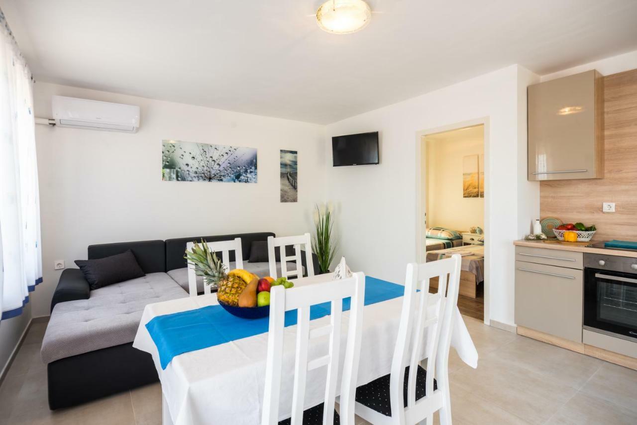 Apartments Dora فانتاسيسي المظهر الخارجي الصورة