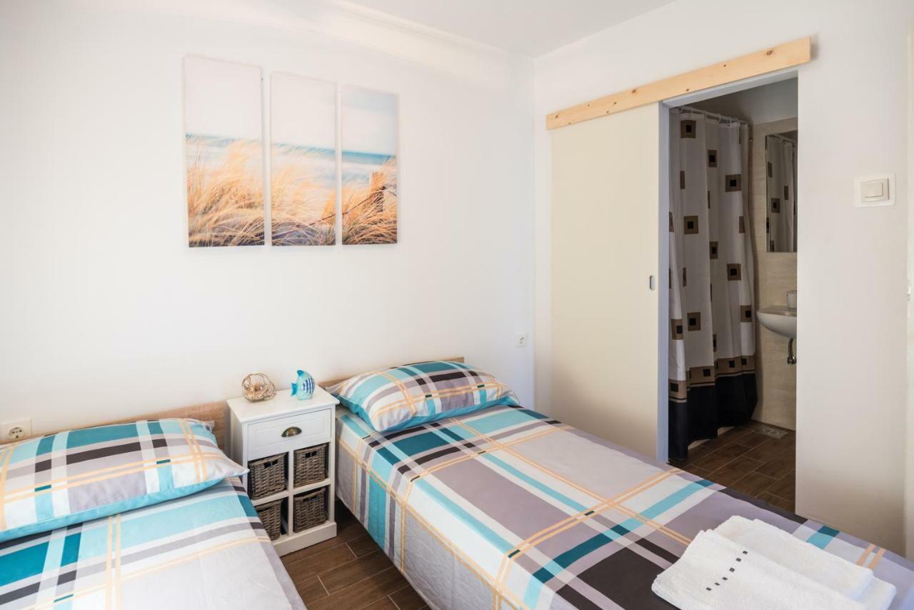 Apartments Dora فانتاسيسي المظهر الخارجي الصورة