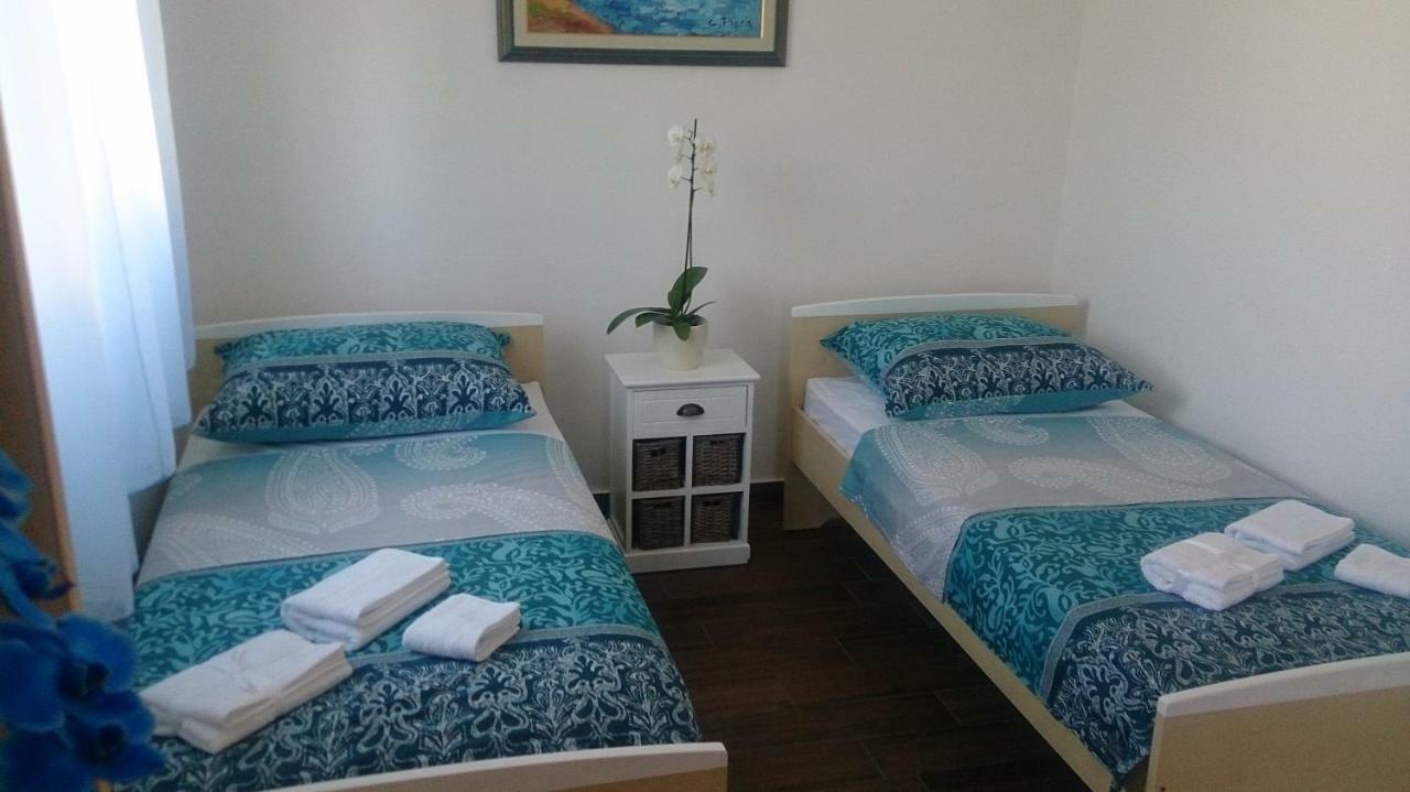Apartments Dora فانتاسيسي المظهر الخارجي الصورة