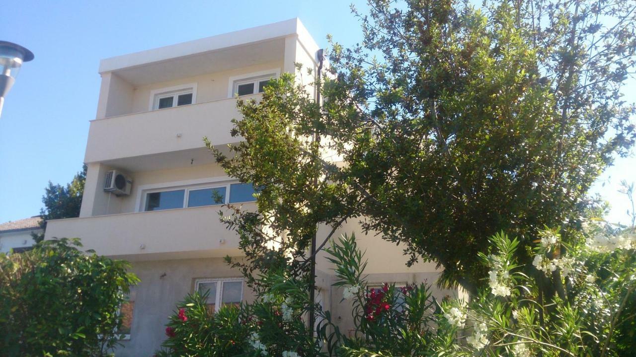 Apartments Dora فانتاسيسي المظهر الخارجي الصورة
