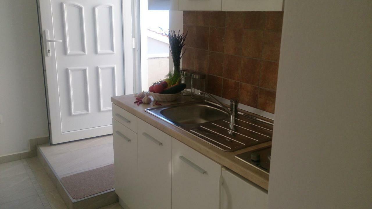 Apartments Dora فانتاسيسي المظهر الخارجي الصورة